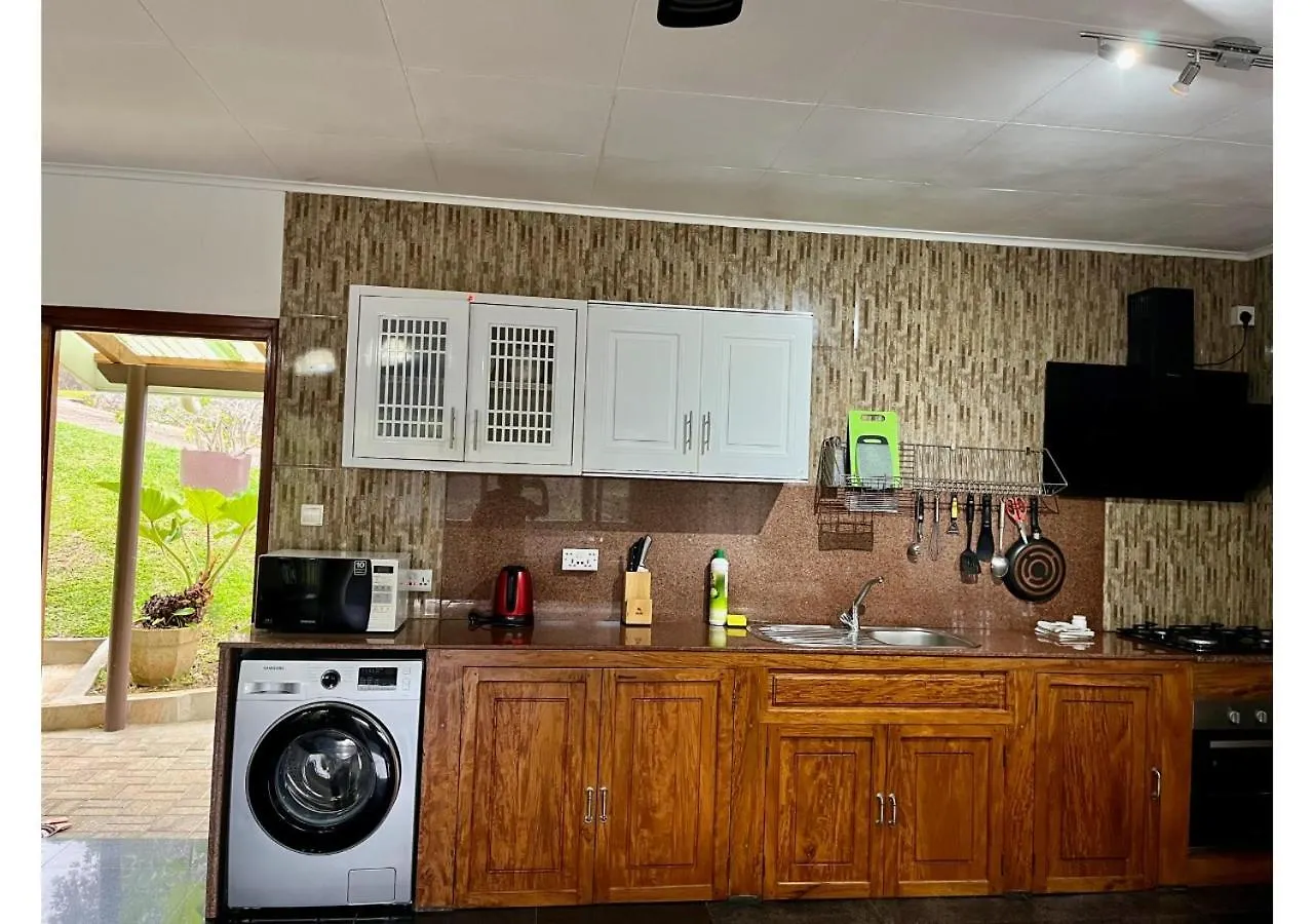 Baie Lazare  Holiday Home וילה