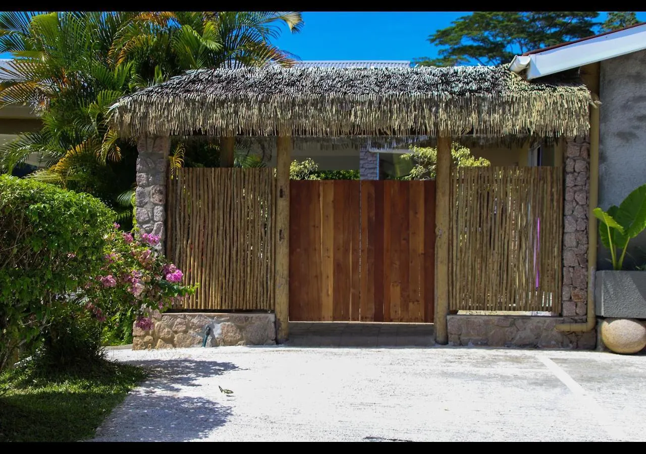 Baie Lazare  Holiday Home
